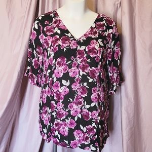 Torrid blouse size 4, button detail on front, Magenta/purple roses, ruffle sleev
